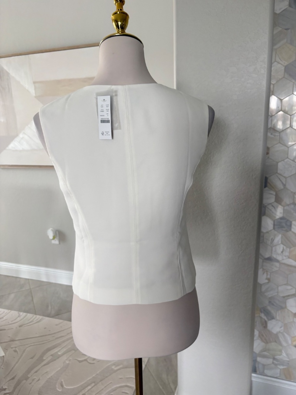 NWT J Crew Crewneck vest in city crepe - Picture 4 of 5